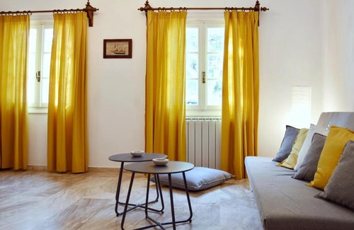 Marpissa Maison | Marpissa's center house
