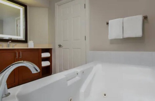Barrier Island Station Balnéaire | MARRIOTT BEACH PLACE TOWERS -VACATION RENTAL -2 BEDROOMS 2 BATH SLEEPS 8