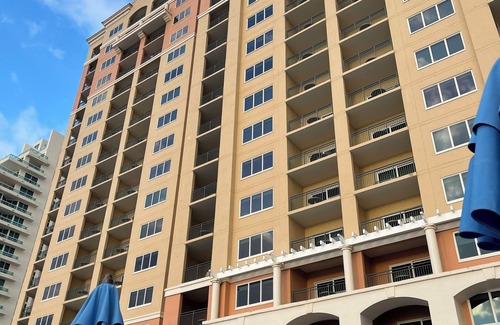 Central Beach Villa | Marriott BeachPlace Towers \ 2BR \ Full Kitchen \ Vibrant location \ Must Stay!