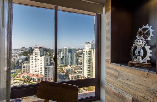 Civic Core Station Balnéaire | Marriott's Vacation Club Pulse, San Diego King Suite - City view