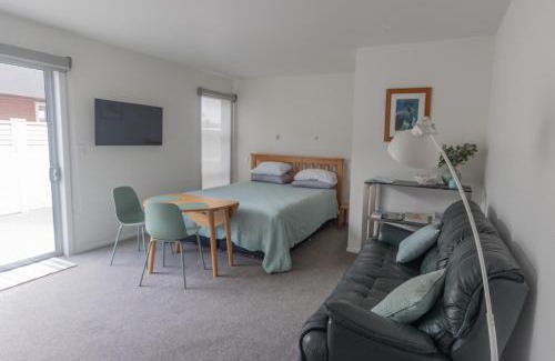 One Tree Point Lit Et Petit-Déjeuner | Marsden Cove Canal Haven with Spa Pool