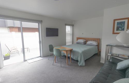 One Tree Point Lit Et Petit-Déjeuner | Marsden Cove Canal Haven with Spa Pool