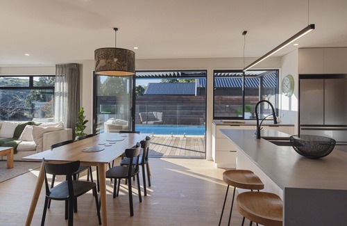 Stoke Maison | Marsden Escape - Views, Spa and Swimming Pool