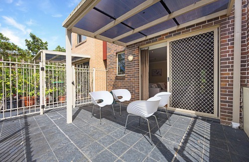Marsfield Maison | Marsfield New Modern Townhouse with Pool Garage