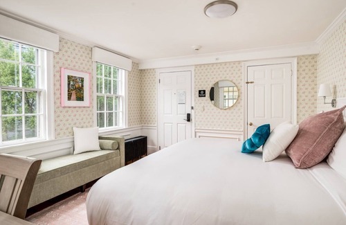 Portsmouth Maison | Martin Hill Inn
