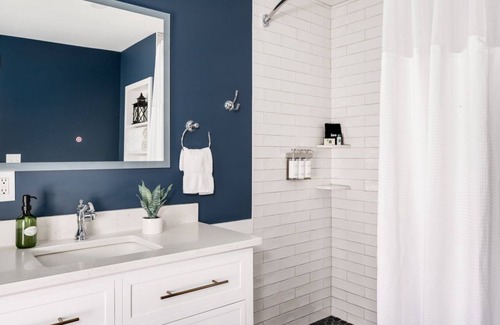Portsmouth Maison | Martin Hill Inn