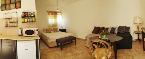 Neve Zohar Cabine | Martini Dead Sea