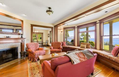 Langley Maison | Marty's Place