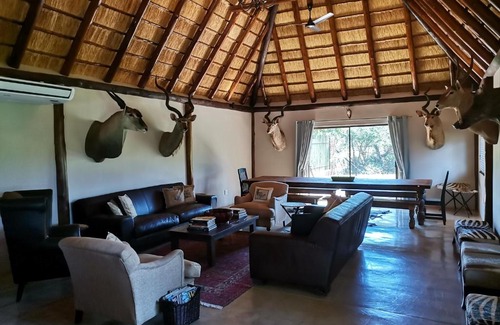 Mudimeli Cabine | Marumbi Lodge & Hunting Safaris