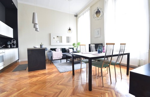 Kerepesdulo Appartement | Marvelous 3-bedroom 3 bathroom apartment with AC