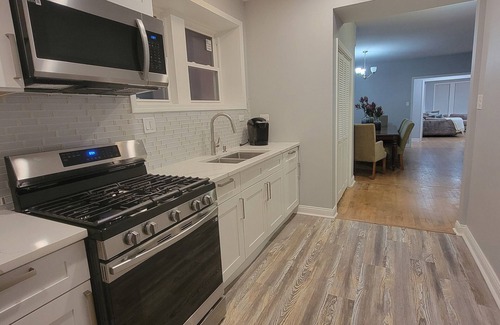 South Shore Appartement | Marvelous 3-bedroom apartment with WiFi, AC 18 minutes from downtown Chicago