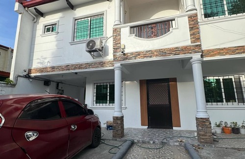 Las Pinas Maison | Marvelous 4-bedroom house with AC in Las Piñas