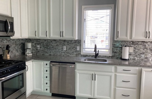 Gold Coast Maison | Marvelous 4-bedroom beach block house in OCNJ