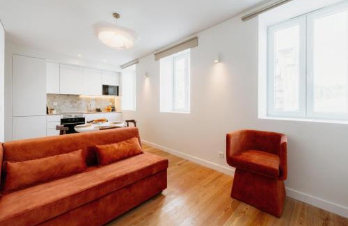 Santo Condestavel Appartement | Mary Orange - NO 236 RC E - Elegant Two-Bedroom Urban Retreat