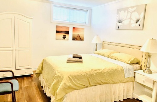 Oakridge Maison | MARY'S COZY ROOM NEAR YVR UBC DOWNTOWN RIC