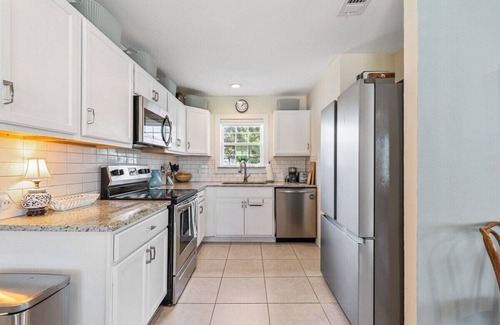 Fort Worth Maison | Charming Home / Quiet Neighborhood / Beautiful Gardens
