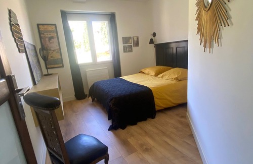 Maubec Autre | Mas au Pied du Luberon, Avec Piscine