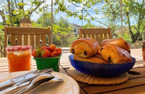 Saint-Andre-de-Cruzieres Cottage | Mas Bourdaric - La Magnanerie - Gîte spacieux avec grande terrasse et piscine
