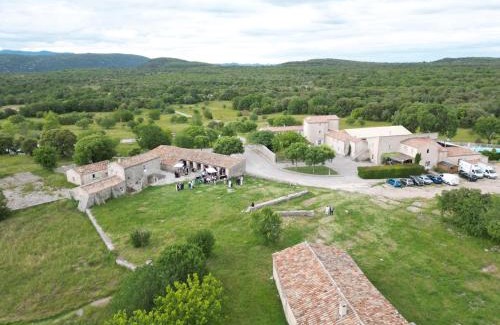 Ferrieres-les-Verreries Hôtel | Mas De Baumes