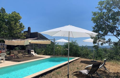 Revest-des-Brousses Maison | Mas de Provence, piscine, plein ciel, pleine nature, 350 m2,110 hectares privés!