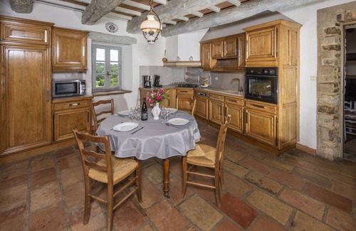 Martignargues Villa | Mas des hirondelles avec piscine chauffée, tennis privé, proche d'Uzès.