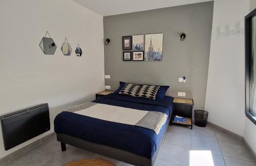 Ferrieres-les-Verreries Lit Et Petit-Déjeuner | Mas les jasses Chambre d'hôte calme et agréable à la campagne