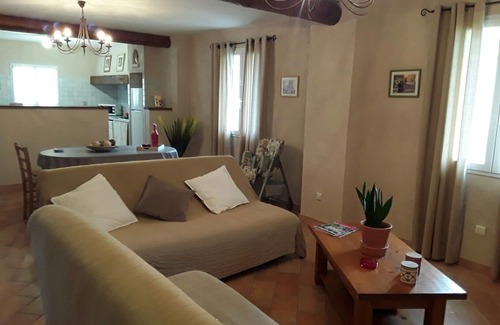 Albaron Cottage | Gite De Caractère Avec Piscine Dans Un Mas Traditionnel Camarguais