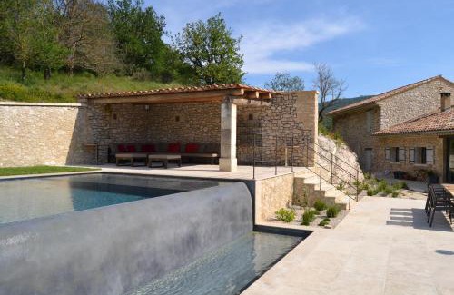 Cereste Maison | Mas Ste Hélène