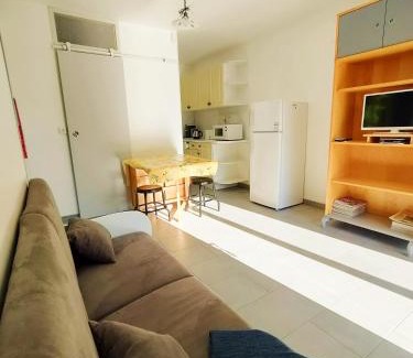 Camelas Appartement | MAS VALLCROSA Studio calme et confortable avec piscine