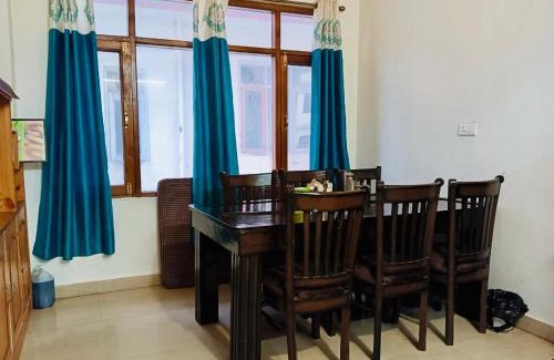 Shimla Hôtel | Mashobra Retreat - Budget Friendly ! Staaf Friendly ! Parking ! Lift ! Couple Friendly