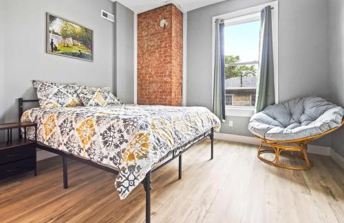 Niagara Falls Maison | Massive 11BR Home Ideal for Reunions