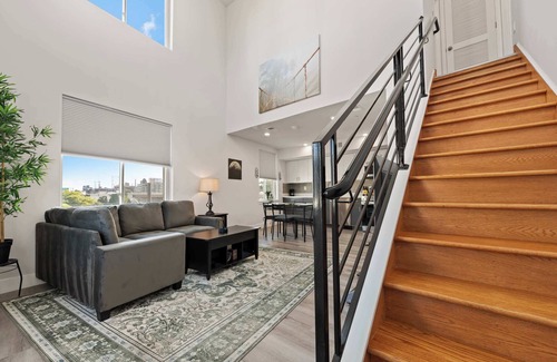 Center City Appartement | Massive 8 Bedroom Complex, 2 Garage Parking