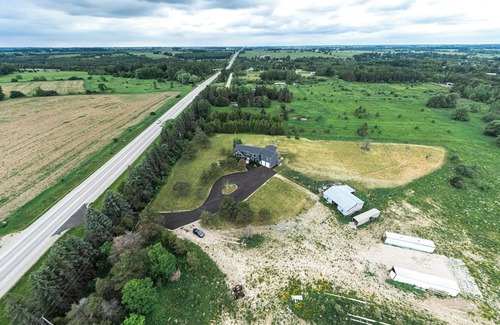 Amaranth Autre | Massive farmhouse with 10 acres land in Orangeville area.