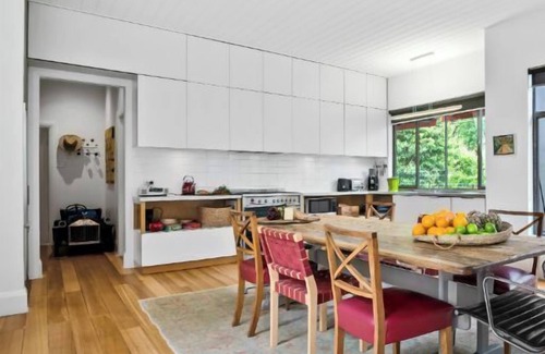 Elwood Appartement | Massive Mitford! Large, Luxurious 1st Class 4 Bdrm