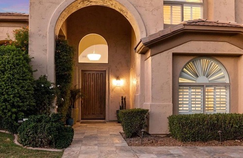 Arabian Views Cottage | Massive North Scottsdale 6 Bdrm w/ Oasis Backyard!