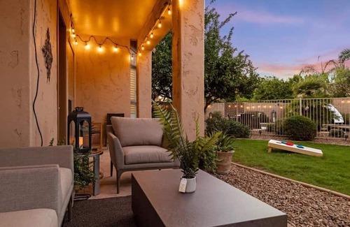 Arabian Views Cottage | Massive North Scottsdale 6 Bdrm w/ Oasis Backyard!