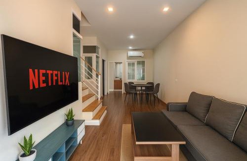 Dok Mai Appartement | Massive Private 4BR Townhouse Pool& Gym Bangna