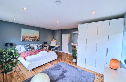 Dublin Maison | Master bedroom with ensuite