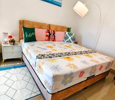 Salak South Maison | Master Room at Razak City Residence