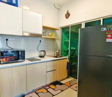 Salak South Maison | Master Room at Razak City Residence