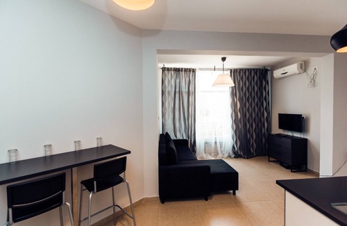 Netanya Appartement | Masterful Kikar Netanya Apartment