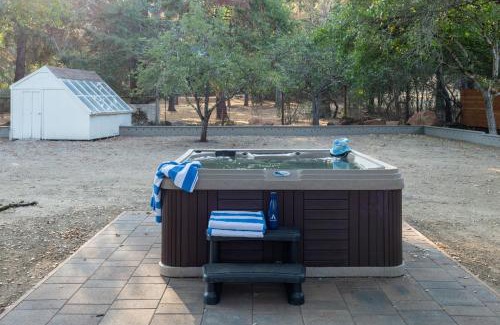 Santa Rosa Maison | Mataro by AvantStay Large Elegant Home in Santa Rosa w Hot Tub Games