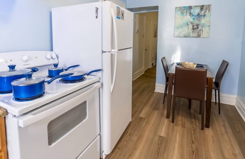 Bloomfield Appartement | Mathilda Street Trio - Stylish 2BR Apt
