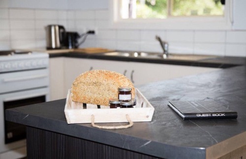 Gisborne South Cabine | Matilda Cottage Macedon Ranges quiet rural retreat