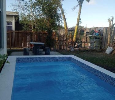 General Trias Appartement | Matthew's Private Pool by Mia and Miguel's House