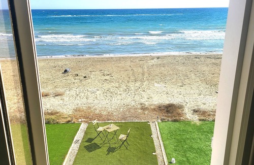 Pervolia Maison | Mattis Seafront Beachhouse