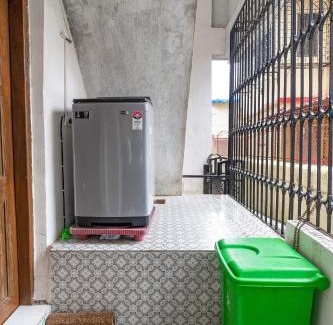 Pali Hill Lit Et Petit-Déjeuner | Maven 1BHK Khar W by The Bombay Home Company