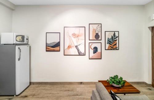 Pali Hill Lit Et Petit-Déjeuner | Maven 1BHK Khar W by The Bombay Home Company