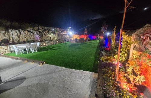 Ein Qiniyye Maison | Mavi park