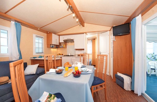 Baia Domizia Maison | Maxi Caravan Comfort by Interhome